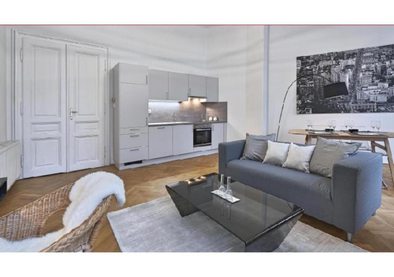 Luxurious, 2 Min To Casino And Roemertherme Apartment Baden Exterior photo