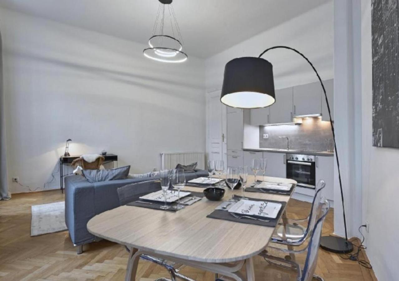 Luxurious, 2 Min To Casino And Roemertherme Apartment Baden Exterior photo