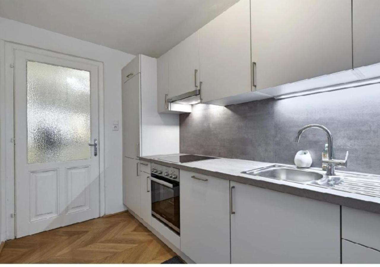 Luxurious, 2 Min To Casino And Roemertherme Apartment Baden Exterior photo