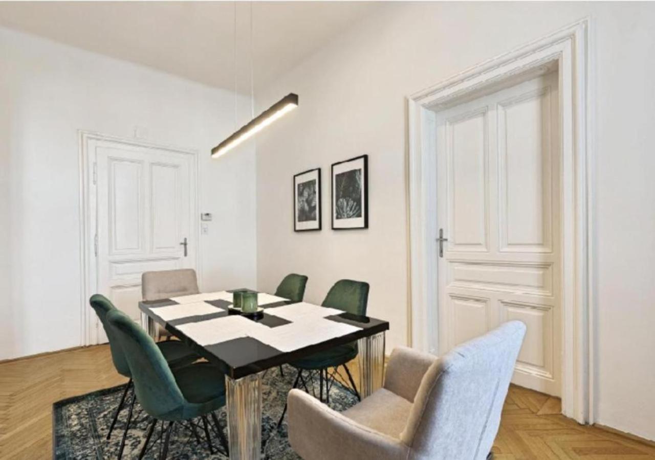Luxurious, 2 Min To Casino And Roemertherme Apartment Baden Exterior photo